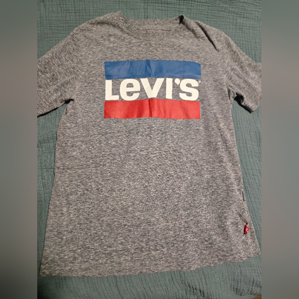 Levi's Heather Gray Tee with Tricolor Logo Boys Size M